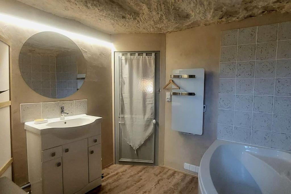 Troglo Entre Caves Et Chateaux Montlouis-sur-Loire Buitenkant foto